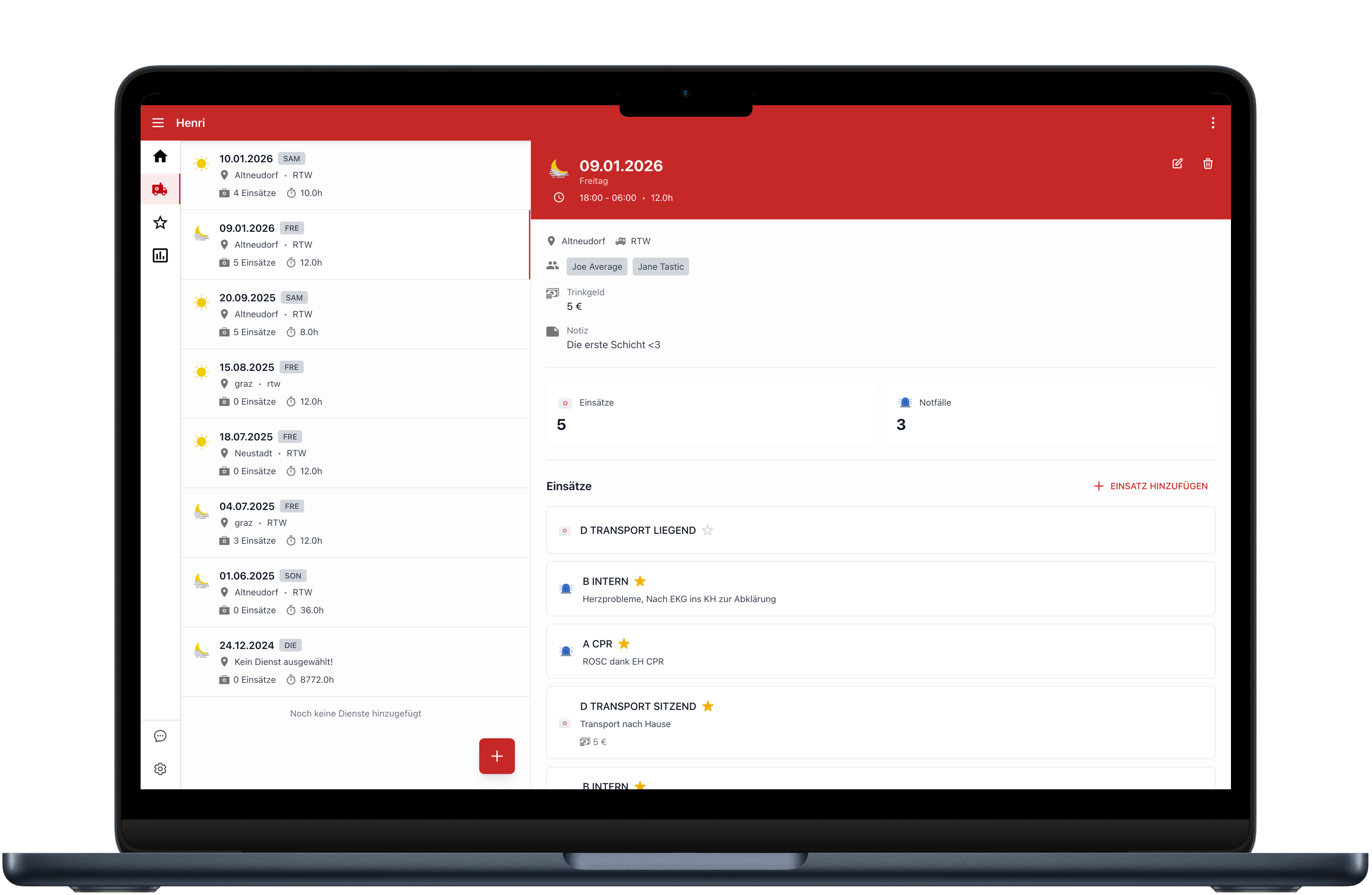 Henri auf dem Laptop